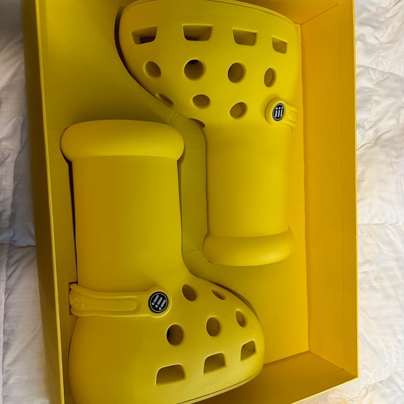 mschf x crocks big yellow boots (used for 2 hours inside only for a party) - Picture 6 of 9